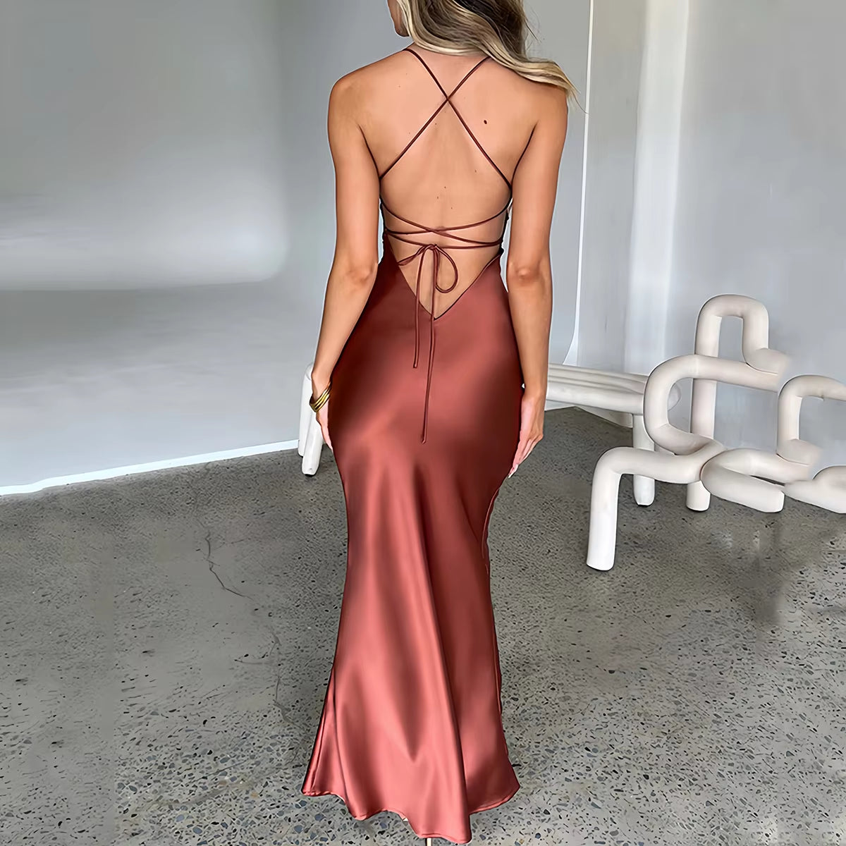 Robes de soirée/Robe sexy dos nu en satin à bretelles spaghetti pour femme, tenue de soirée élégante et moulante, idéale pour une soirée ou un bal de promo